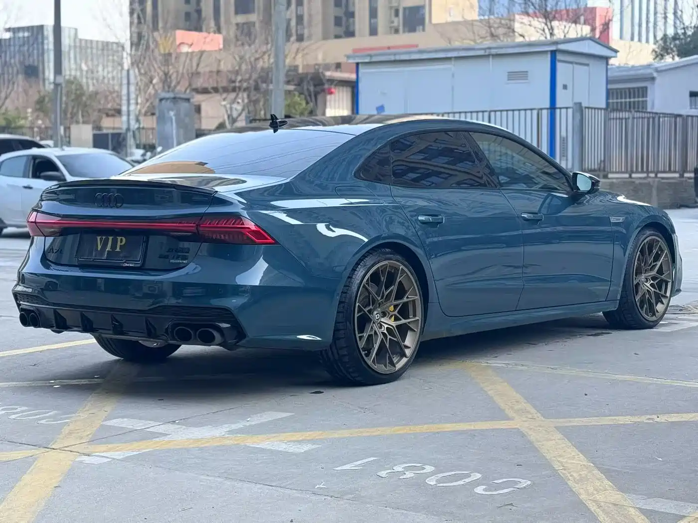 AUDI A7L