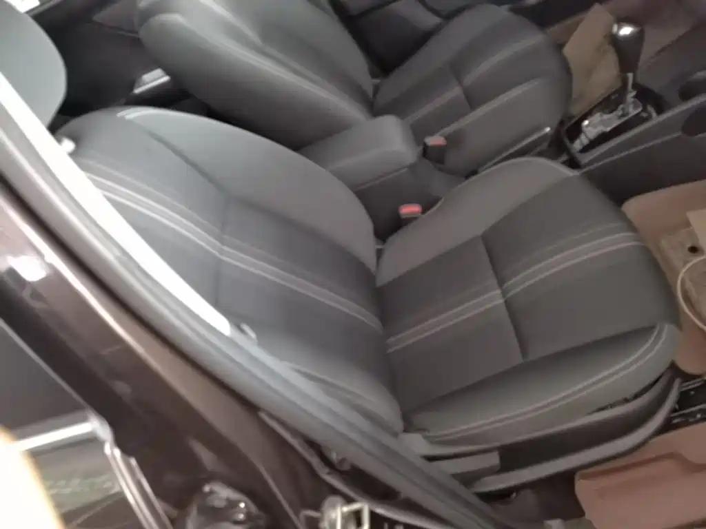 Dongfeng Aeolus Dongfeng Fengshen AX3 2017 2016 1.5L Automatic Cool Style