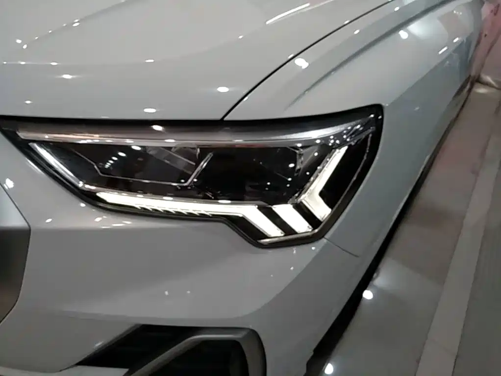 Фото 24 - Audi Q3