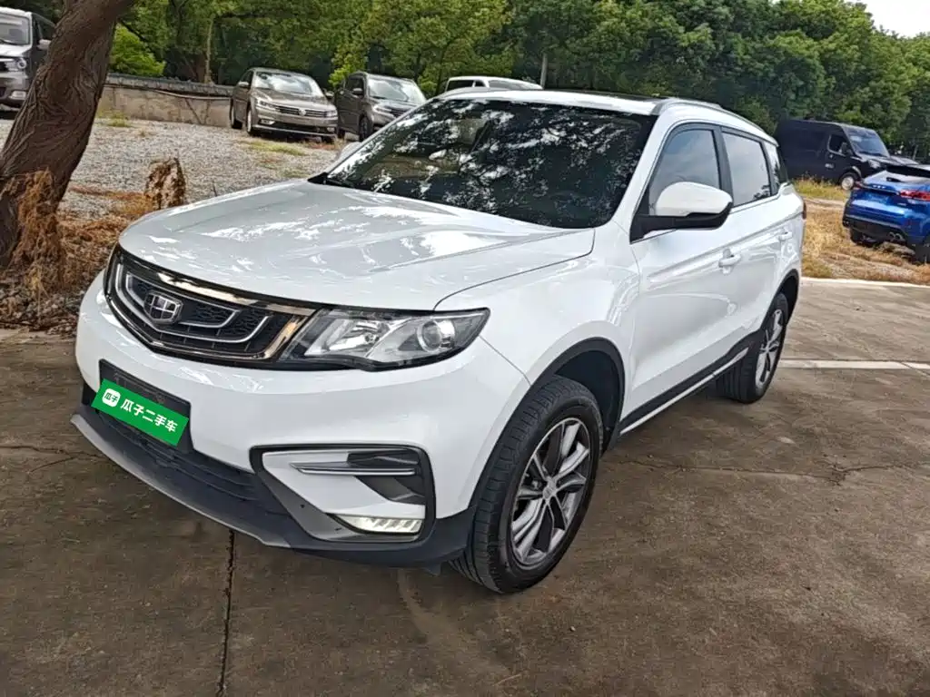 Фото 1 - Geely Atlas