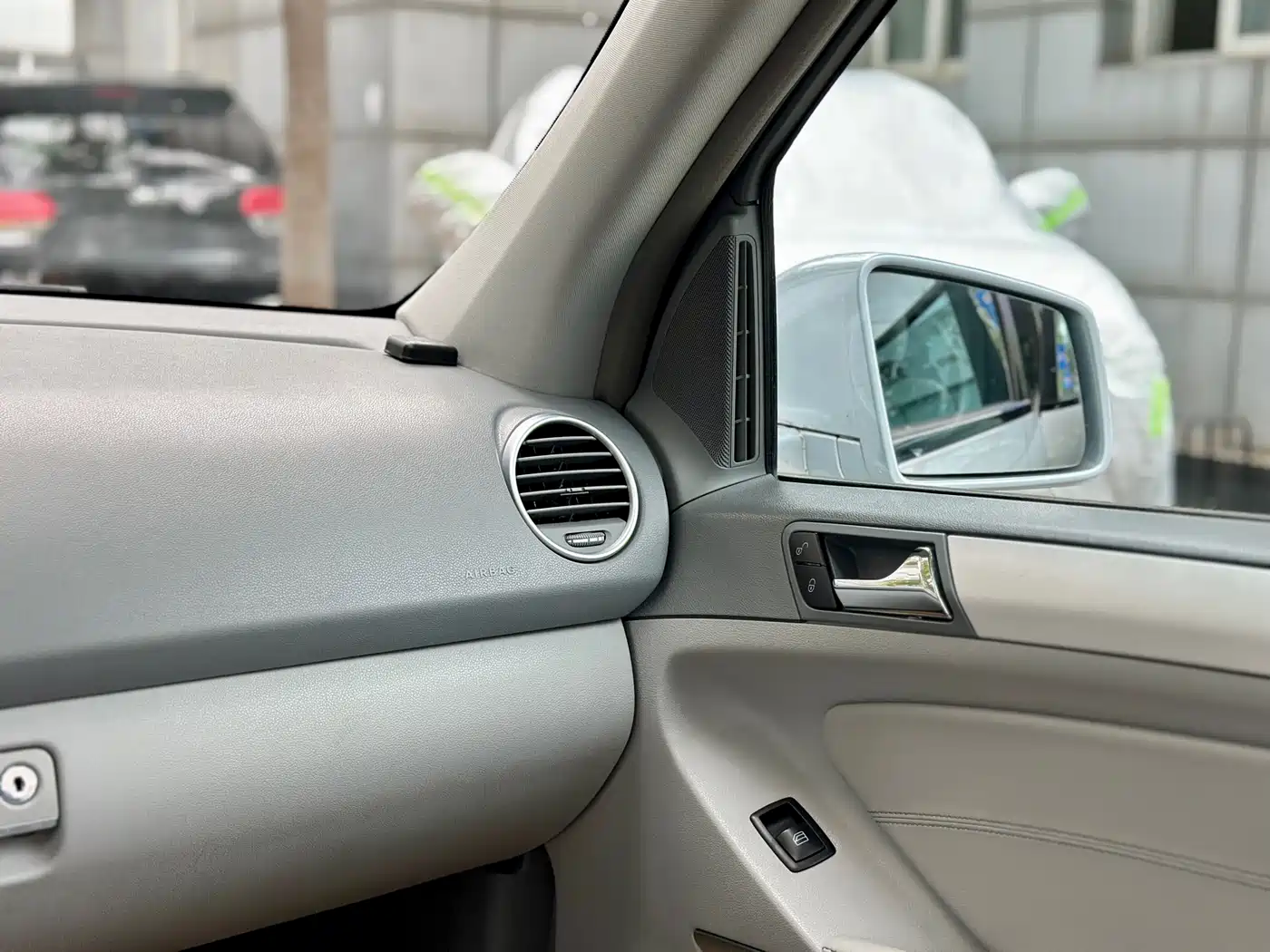 Mercedes-Benz M-Class 2010 ML 300 4MATIC фото 38