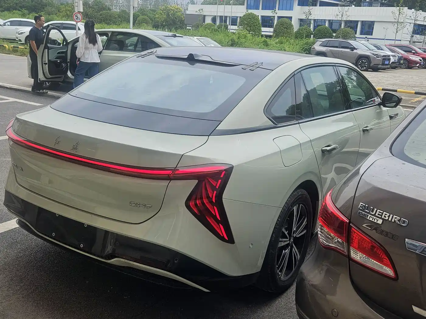 Hongqi EH7 2026 2025 600 Smart Selection Edition
