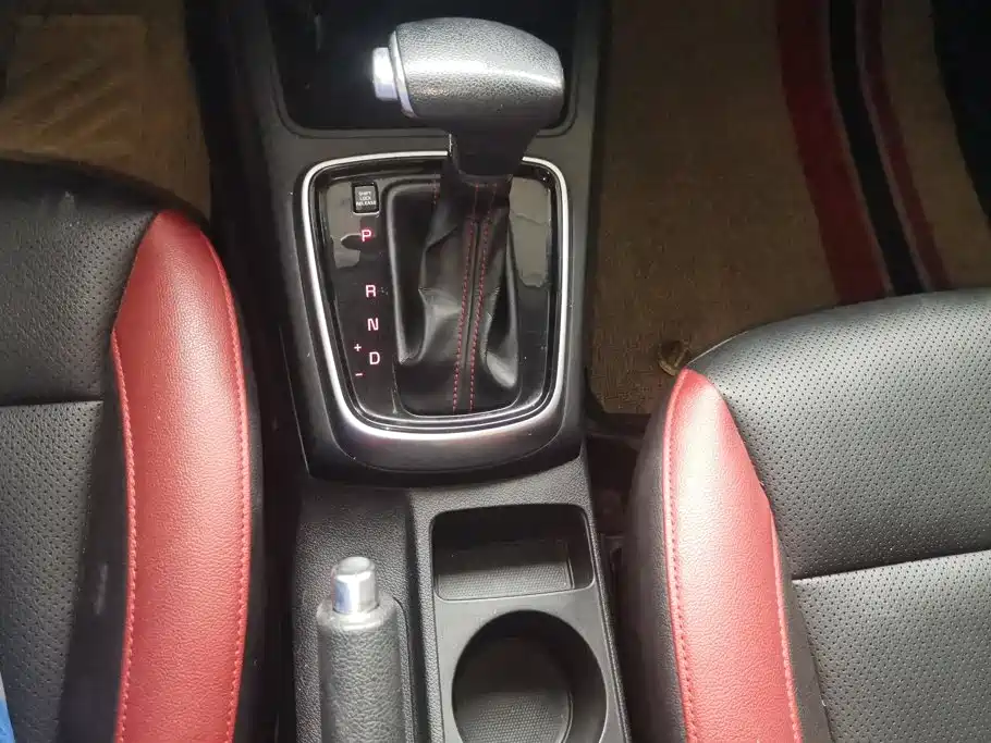 Kia KX CROSS 2018 2017 1.4L AT GLS