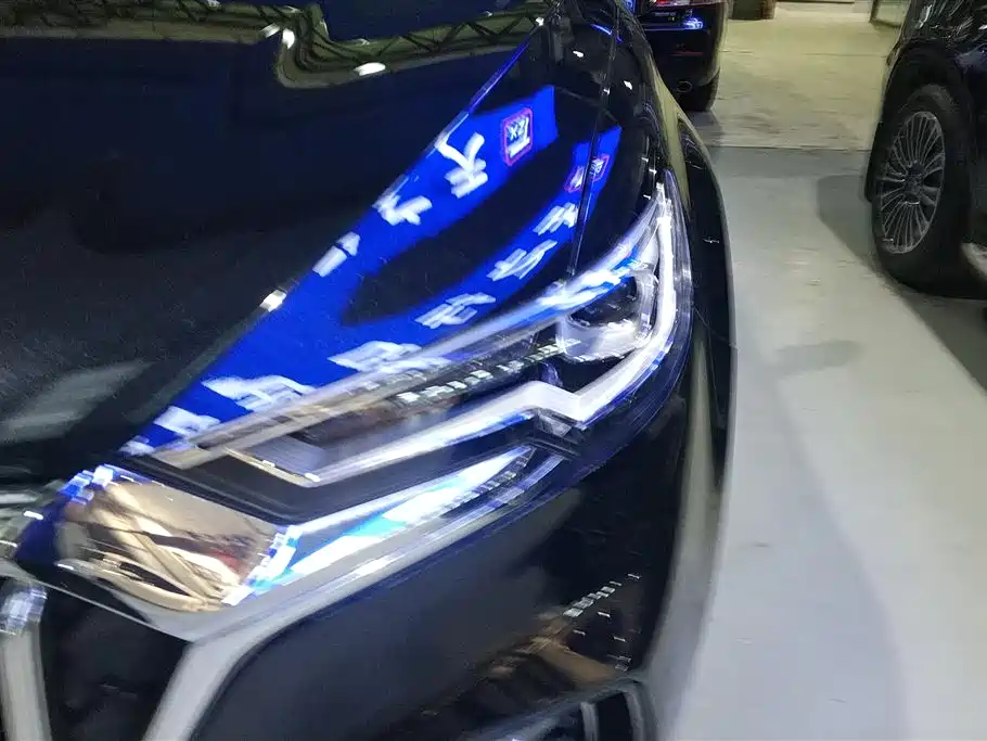 Hongqi HS5 2022 2.0T Smart Connect Premium Edition фото 5