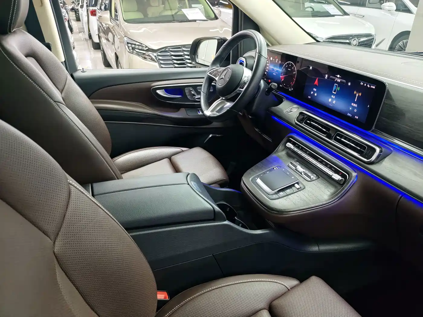 Mercedes-Benz V-Class 2024 2024 V 300 L Long Wheelbase Luxury Edition