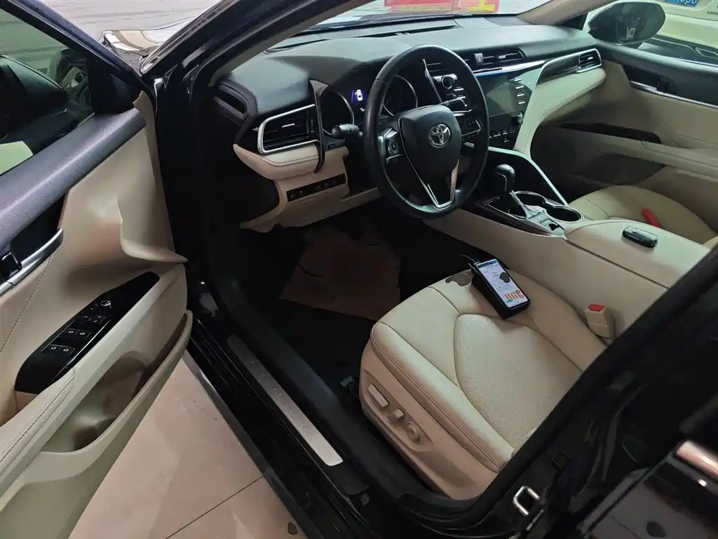 Toyota Camry 2018 2.5G Luxury Edition фото 16