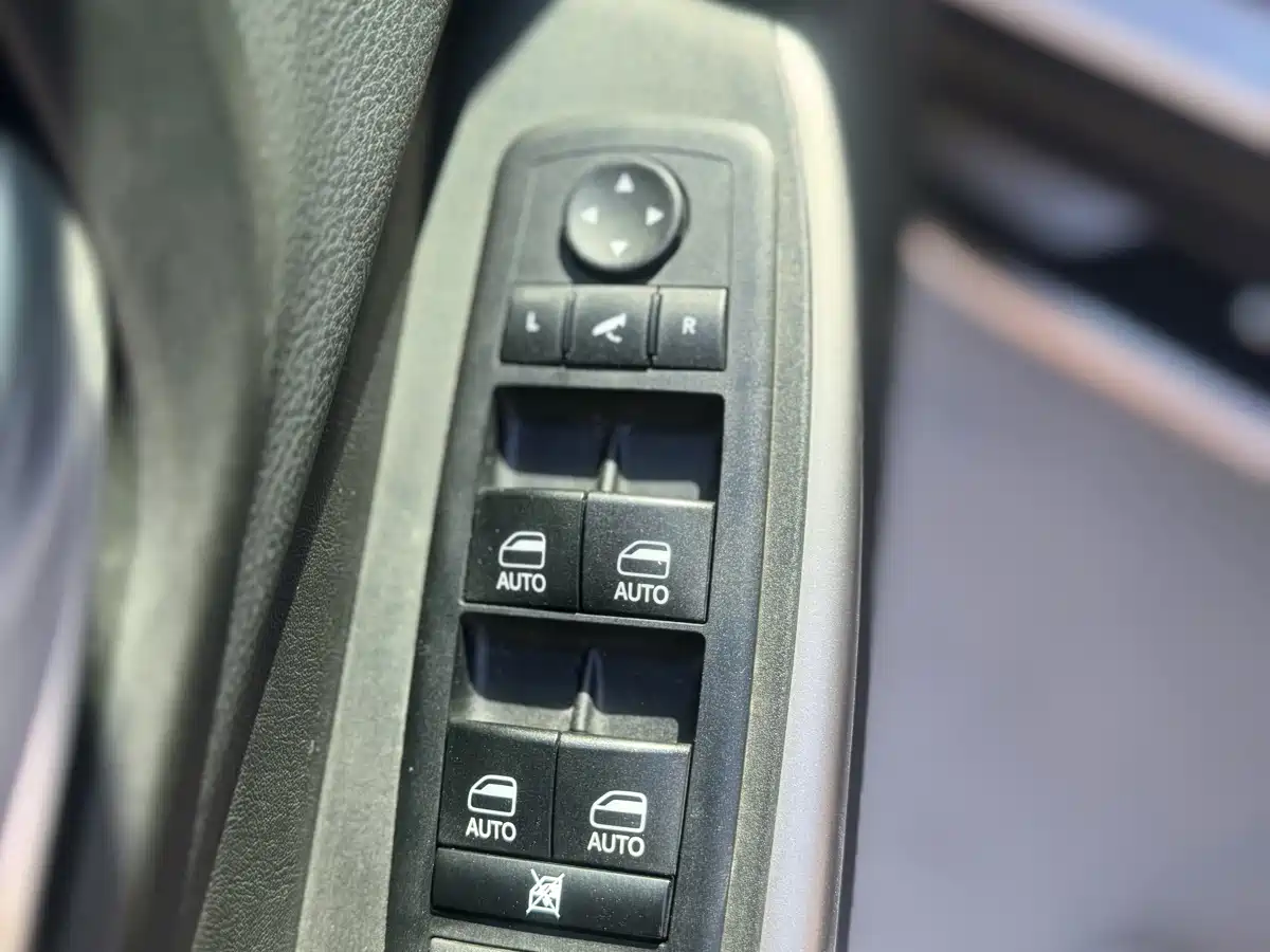 Фото 28 - Jeep Cherokee
