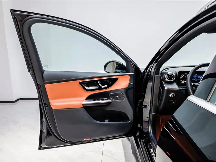 Mercedes-Benz GLC 2025 Model Year GLC 260 L 4MATIC Luxury фото 32