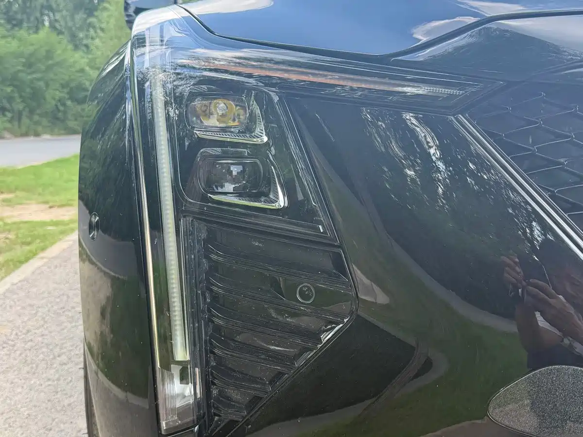 Фото 11 - Cadillac CT5