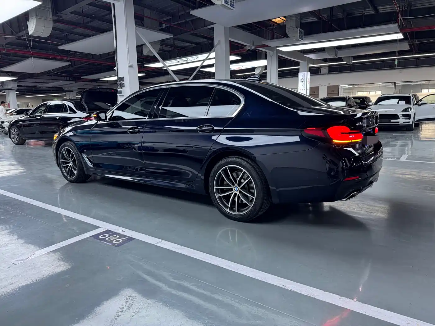 BMW 5 Series 2022 Model Second Facelift 525Li M Sport Package фото 16