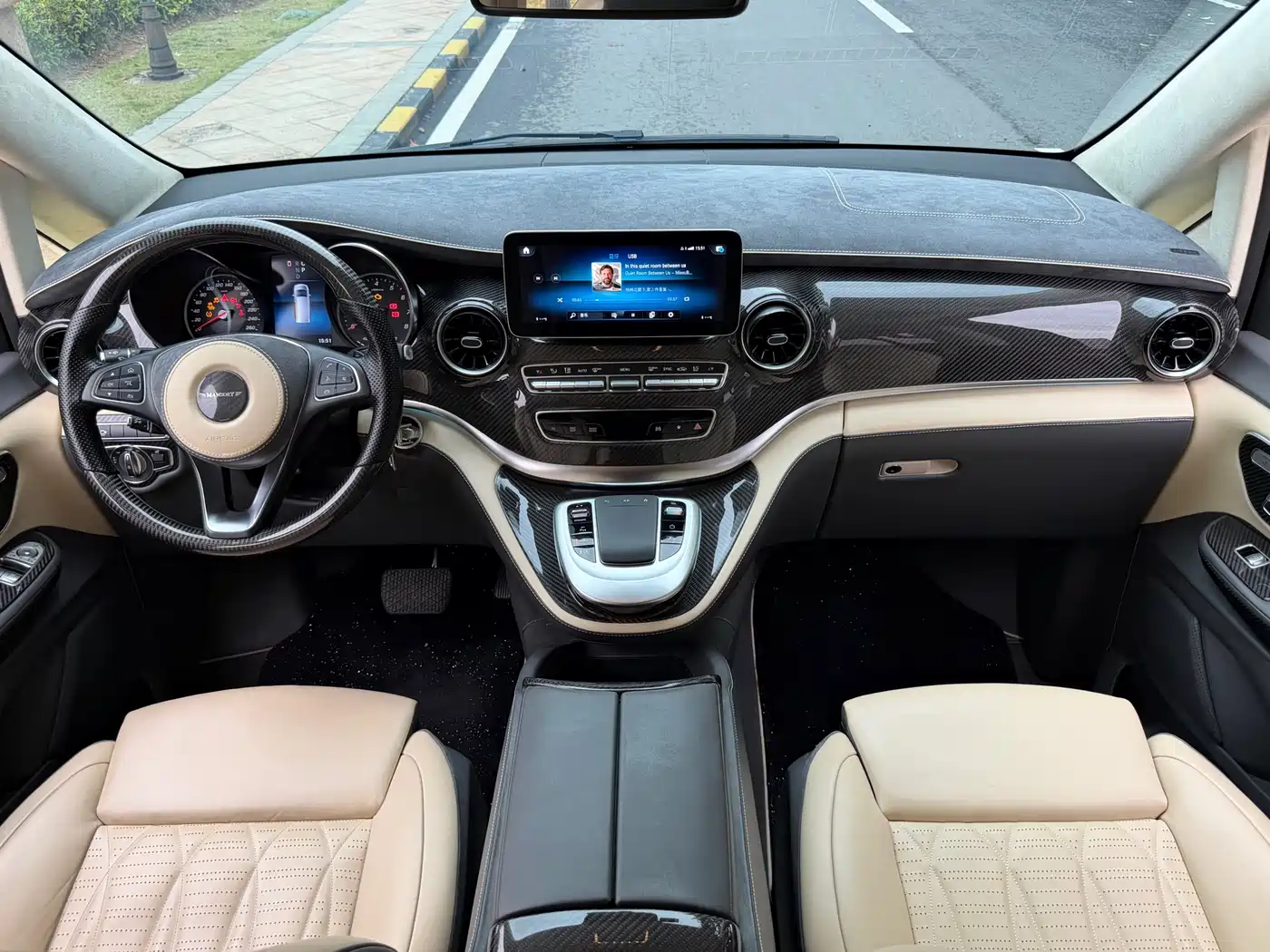 Mercedes-Benz V-Class 2022 V 260 L Long Wheelbase Prestige Edition фото 12