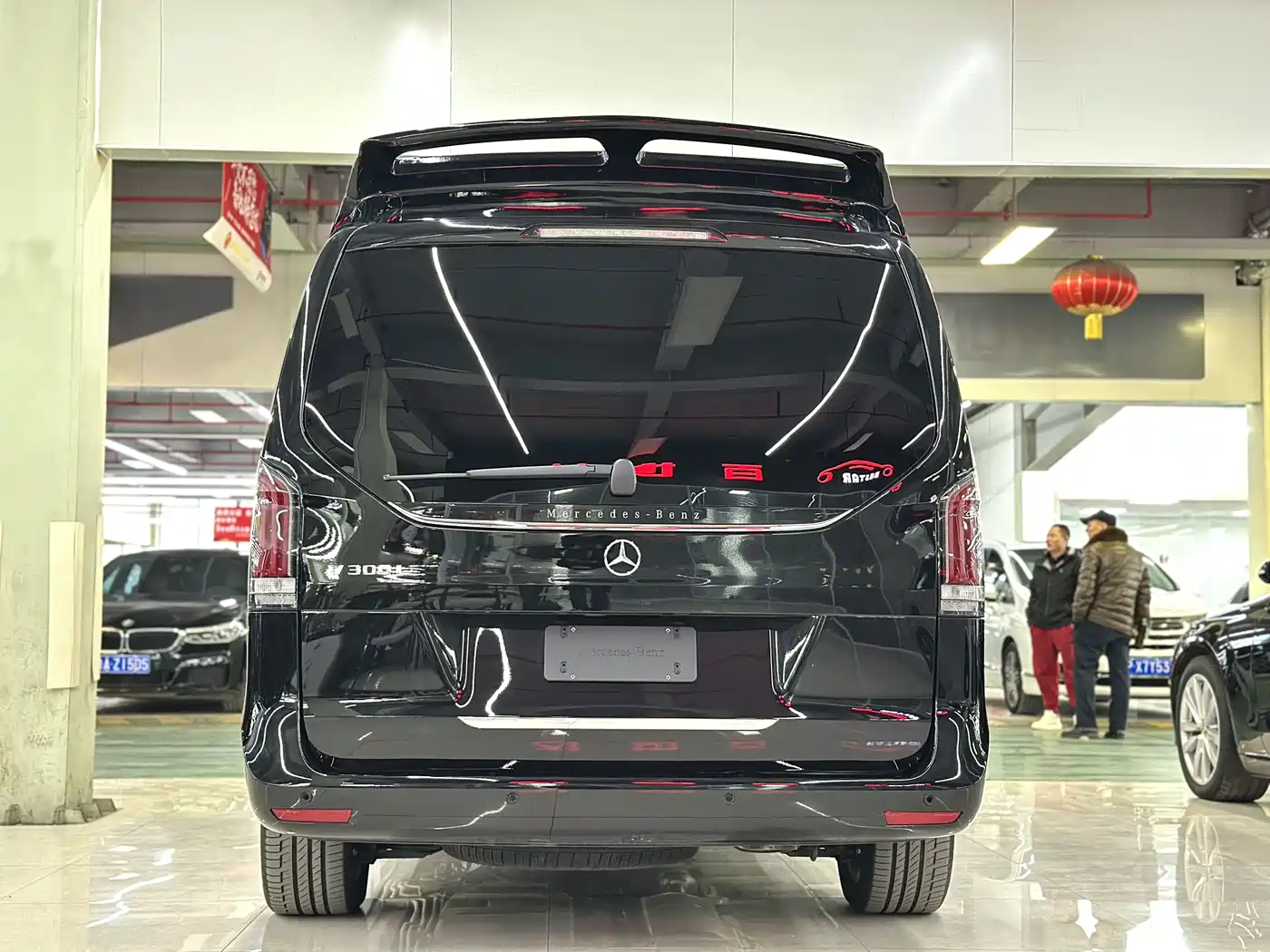 Mercedes-Benz V-Class 2024 V 300 L Long Wheelbase Premium фото 3