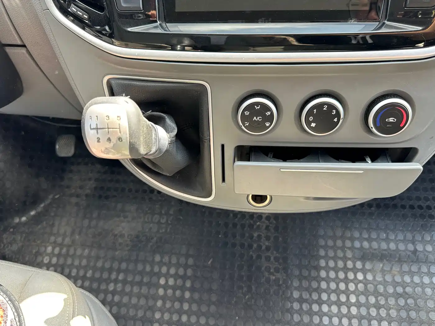 Photo 13 - Maxus Xintu V80