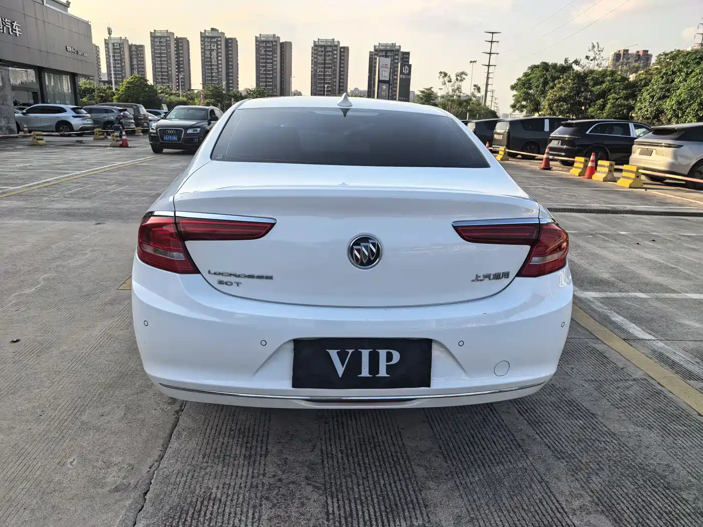 Buick LaCrosse 2018 Model 20T Luxury Edition фото 17
