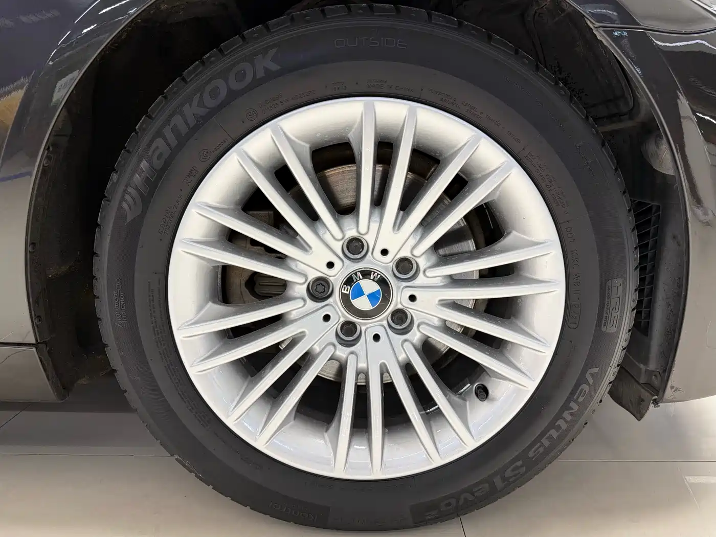 BMW 5 Series 2014 525Li Leading фото 12