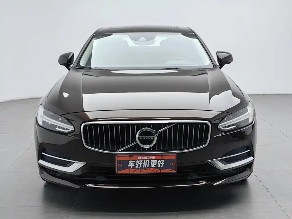 Фото 3 - Volvo S90