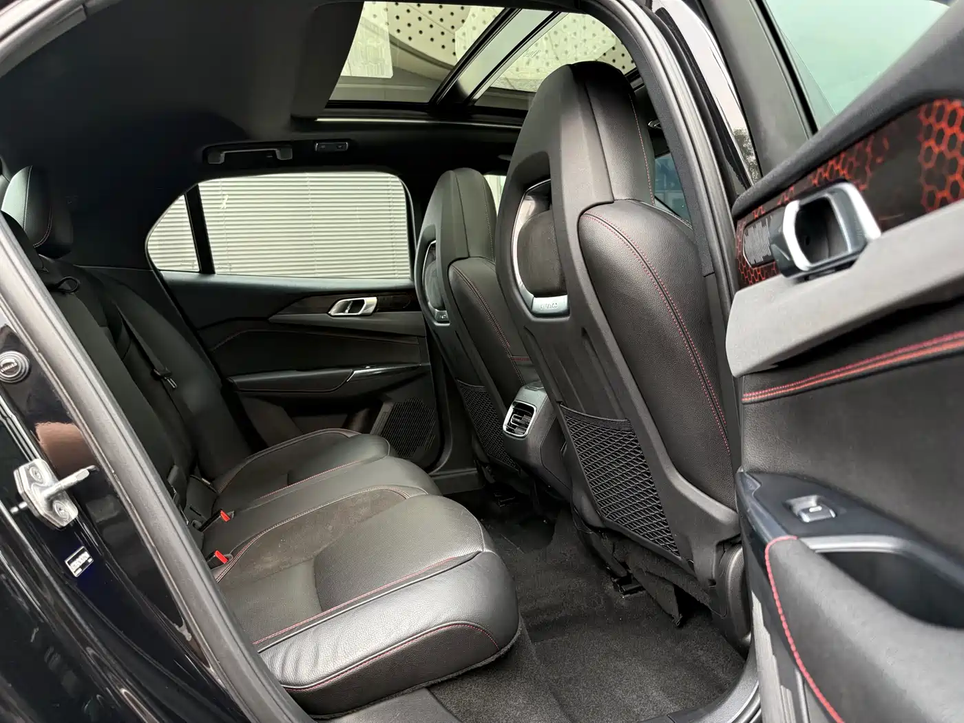Lynk & Co 03 2019 2.0TD Auto Power Version фото 17