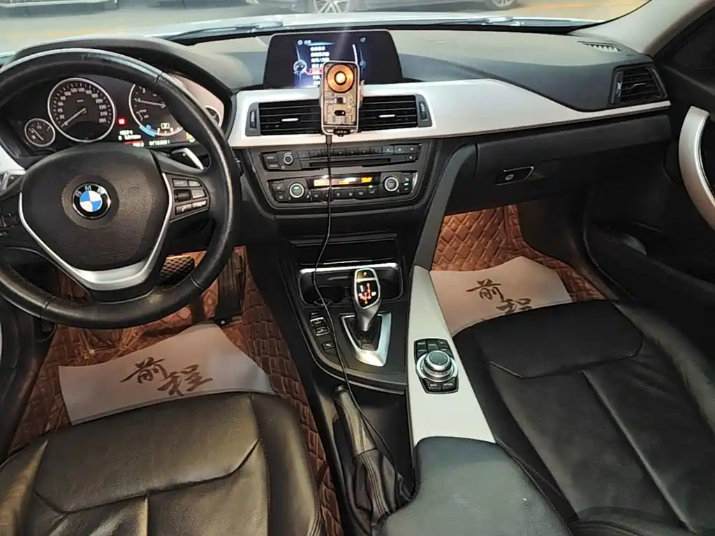 Фото 14 - BMW 3 Series
