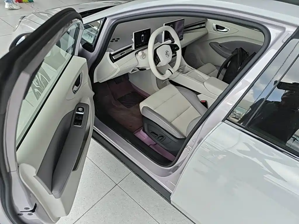 MG MG4 EV 2025 2025 Base Model