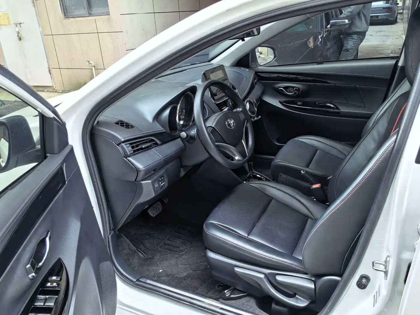 Toyota YARiS L Zhi Xuan 2021 Zhi Xuan X 1.5L CVT Luxury Edition фото 8