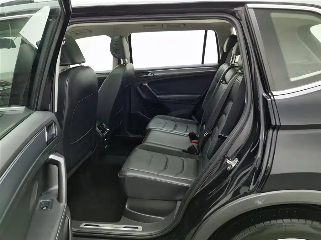 Volkswagen Tiguan L 2021 330TSI Automatic 2WD R-Line Premium фото 15