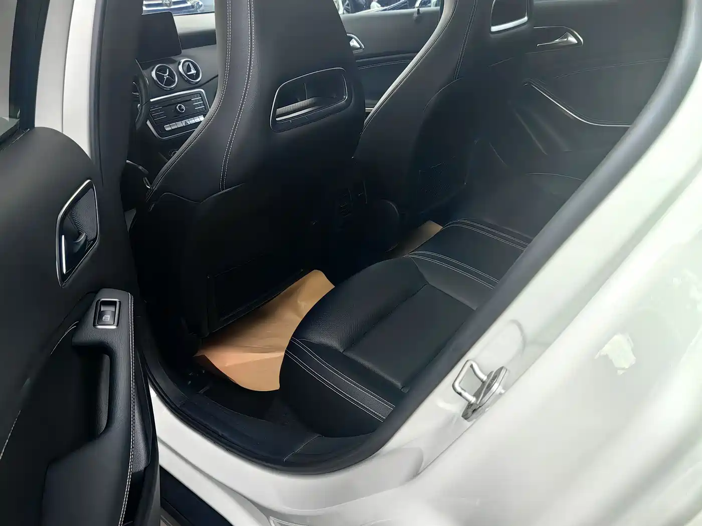 Mercedes-Benz GLA 2017 GLA 200 Dynamic фото 15