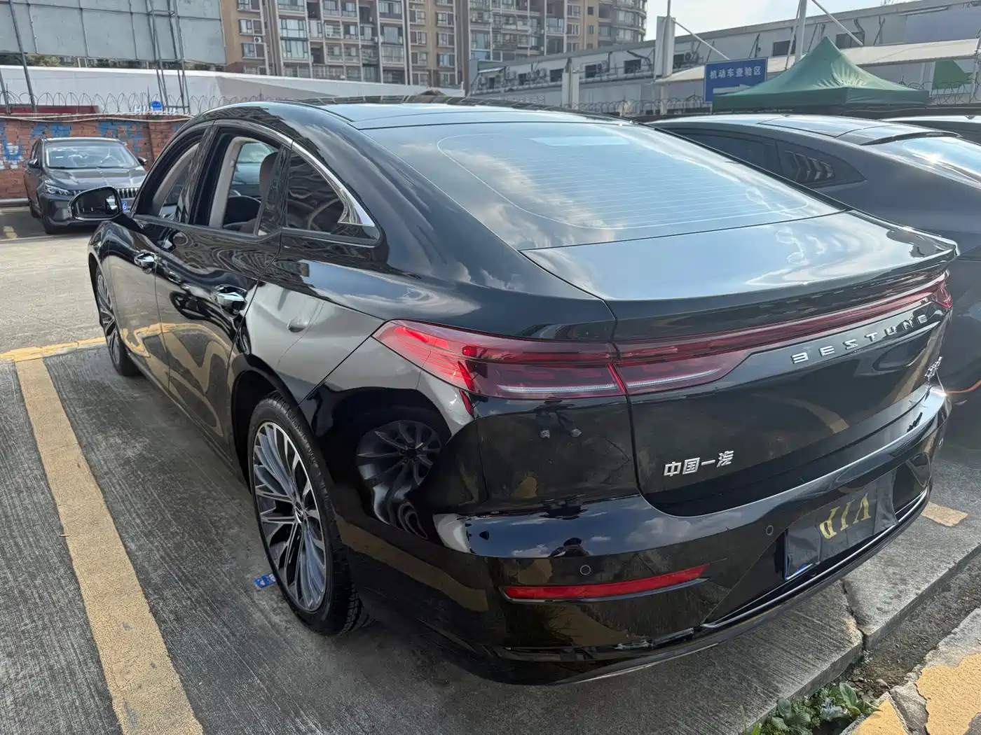 Фото 14 - Besturn B70