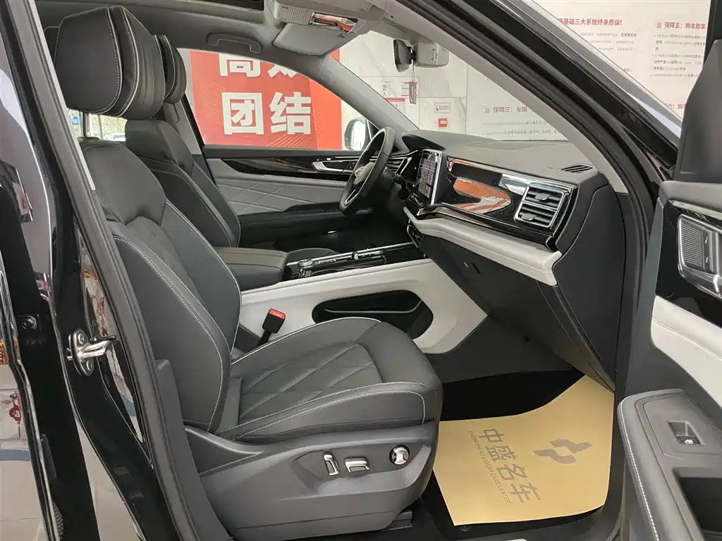 Volkswagen Teramont 2024 380TSI 4WD Dragon Glory Edition фото 20
