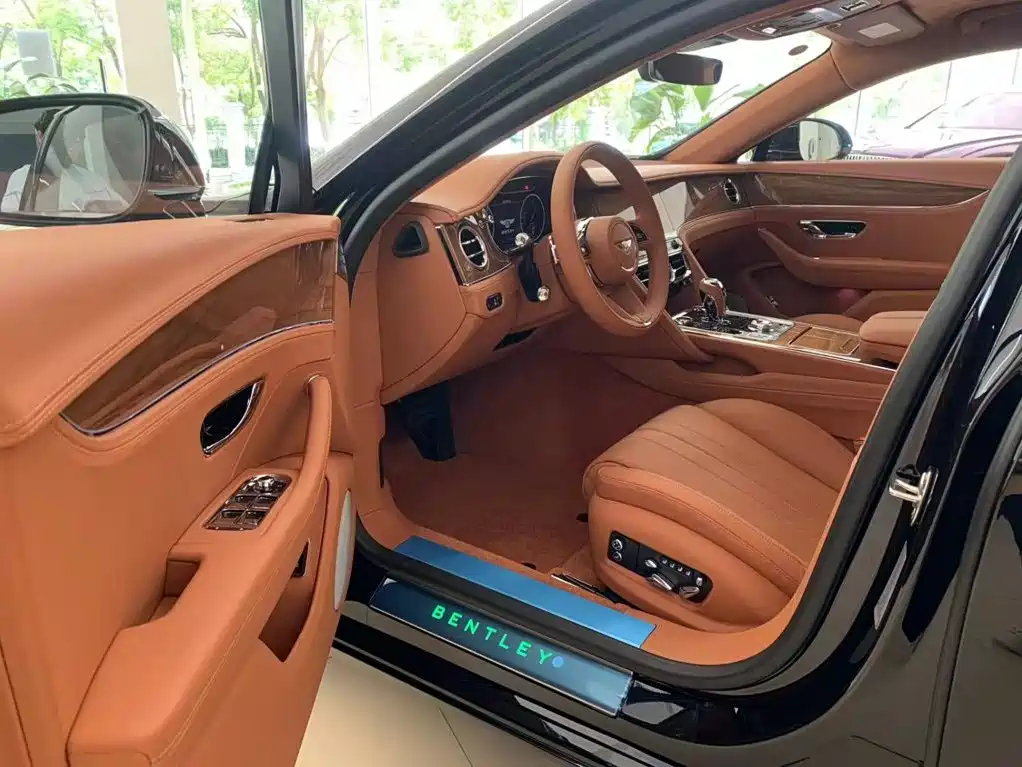 Bentley Flying Spur 2026 2024 4.0T V8 Standard Edition