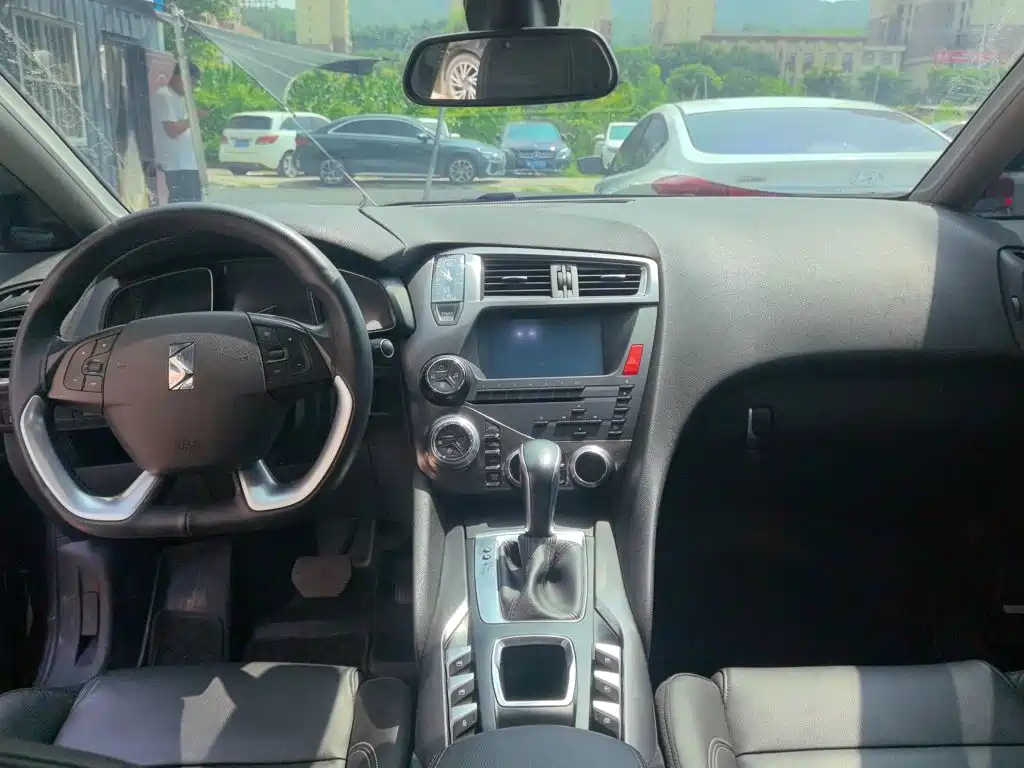 DS 5 2015 2014 1.6T Elegance THP160
