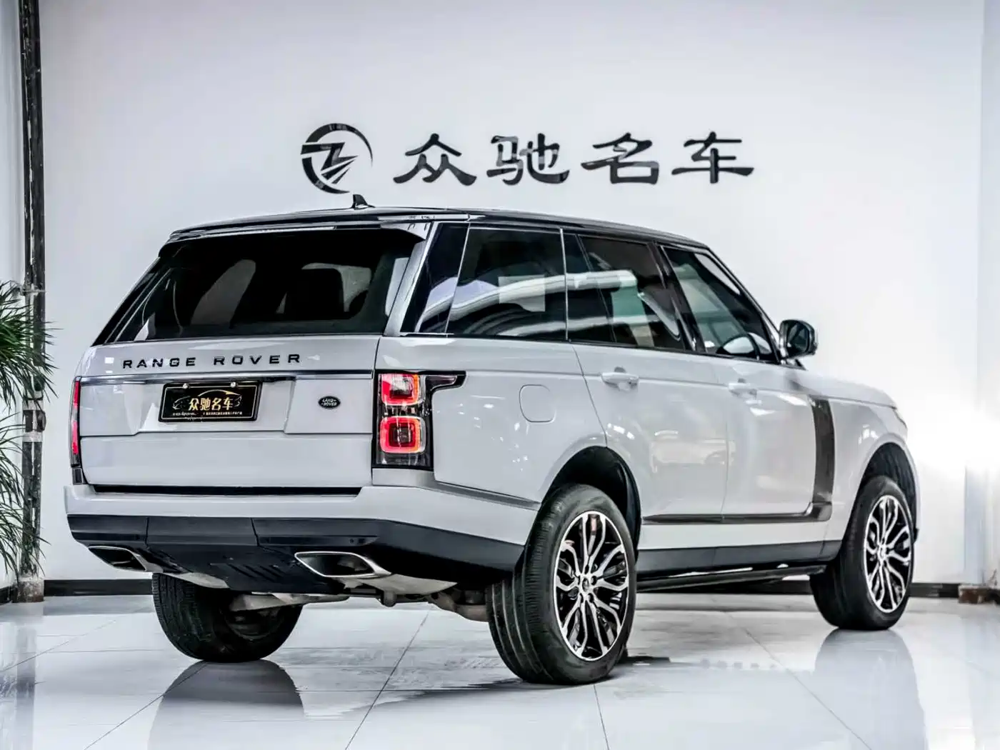 Land Rover Range Rover 2015 3.0 TDV6 Vogue фото 10