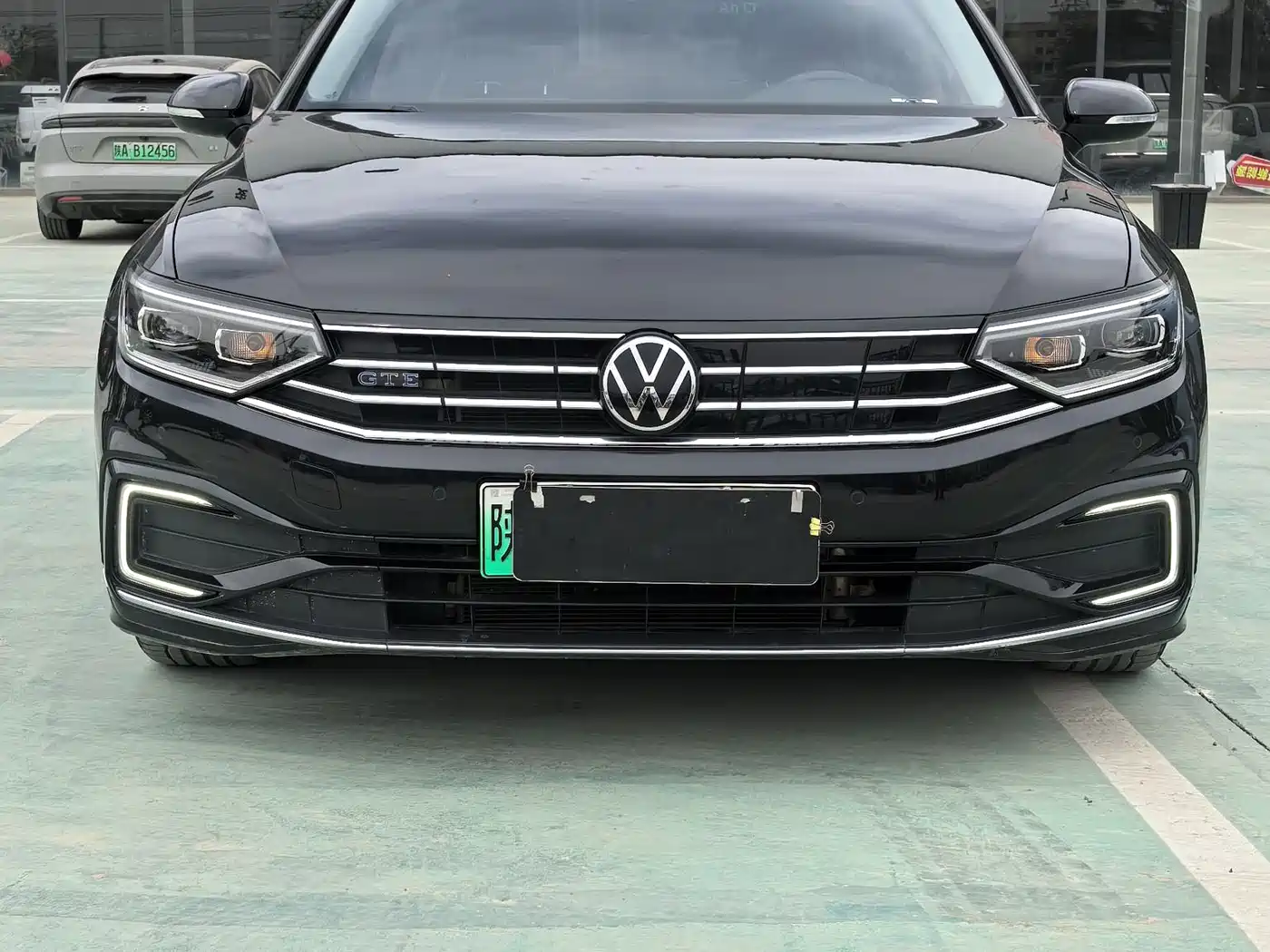 VOLKSWAGEN MAGOTAN GTE PLUG IN HYBRID