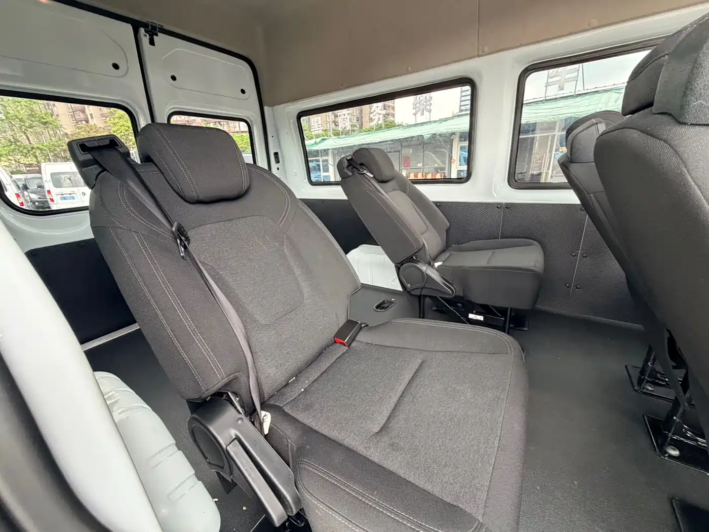 Jiangling JMC Fushun 2024 2023 Model 2.0T Automatic Medium Wheelbase Medium Roof Commercial MPV 6 Seats