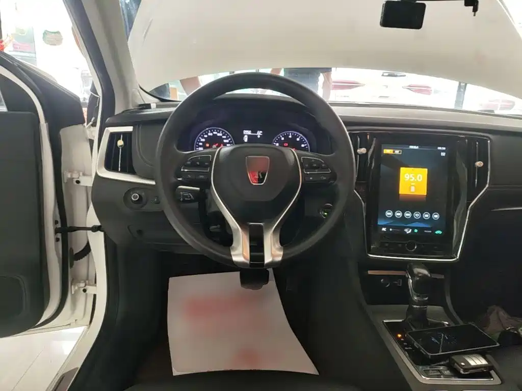 Фото 11 - Roewe i6