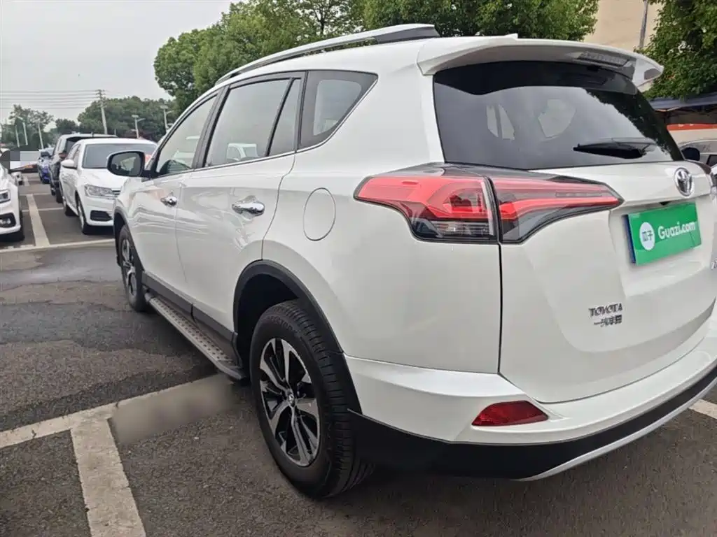 Toyota RAV4 Rongfang 2016 2.0L CVT 2WD Smart (China V) фото 5