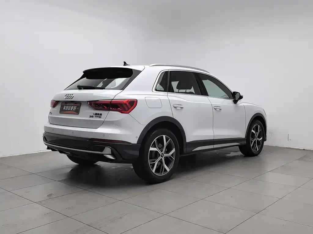 Фото 2 - Audi Q3