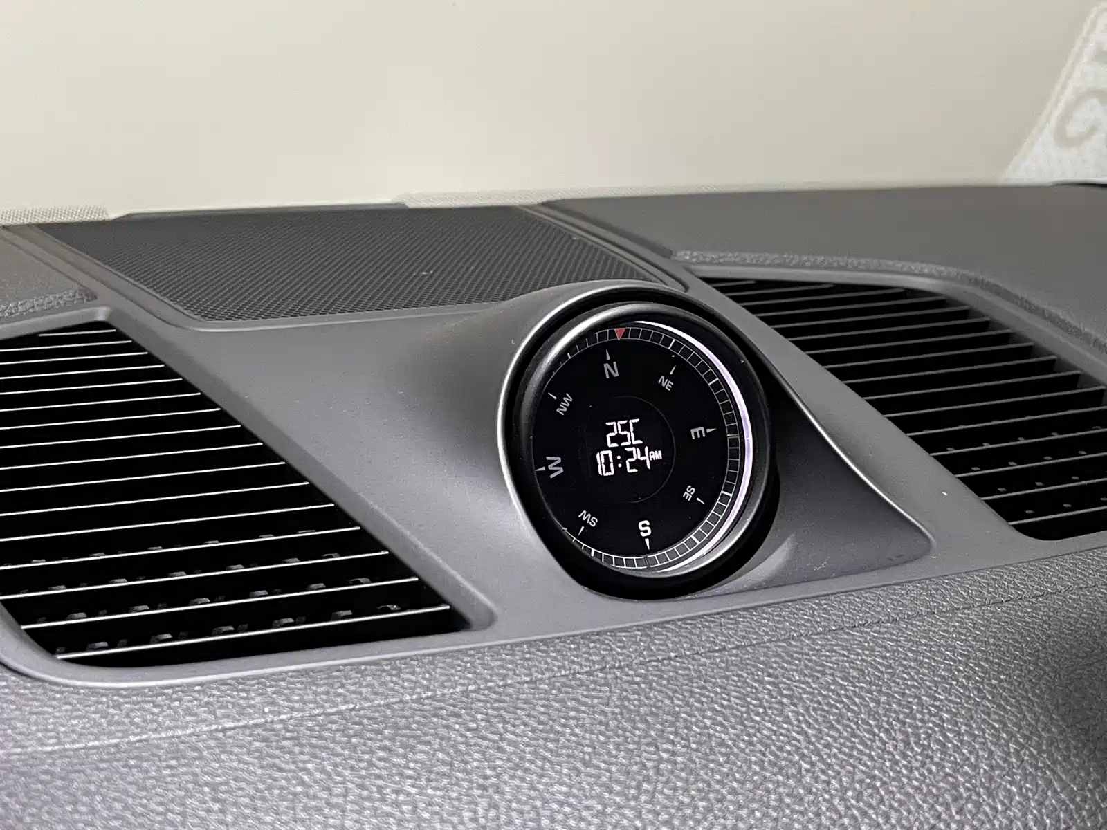 Photo 11 - Porsche Cayenne New Energy