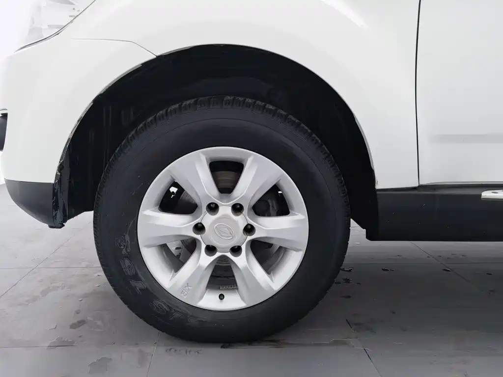 Landwind X8 2015 2014 Explorer Edition 2.0T Gasoline 4x2 Premium Luxury