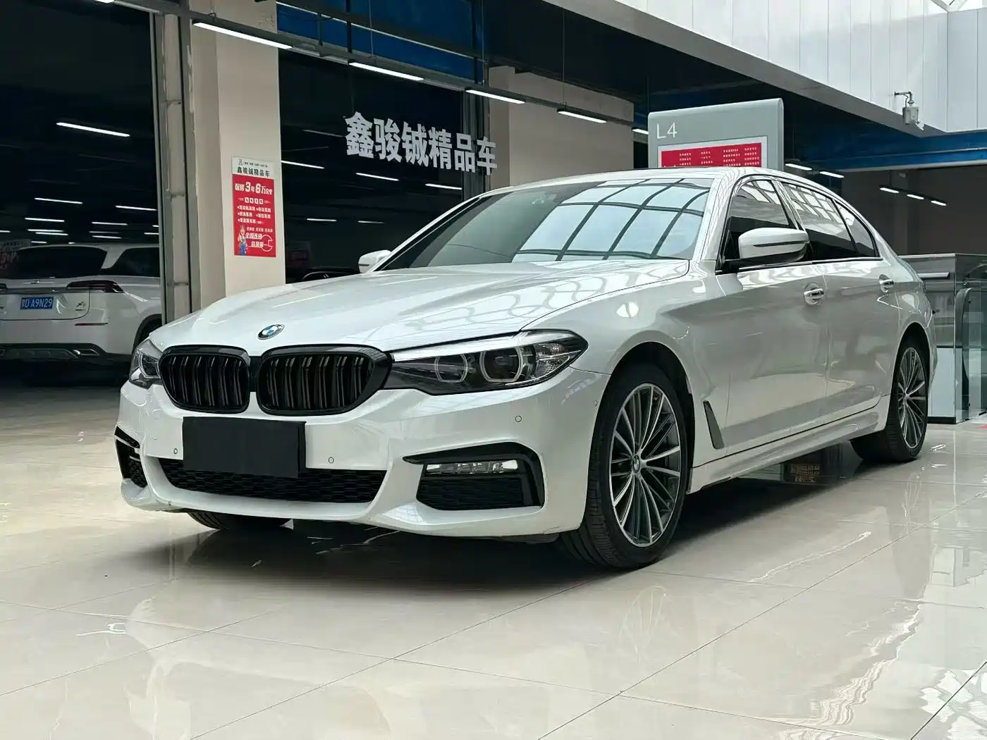 BMW 5 Series 2018 525Li M Sport Package