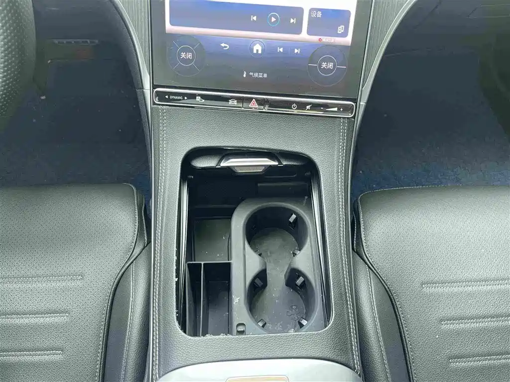 Фото 18 - Mercedes-Benz C-Class