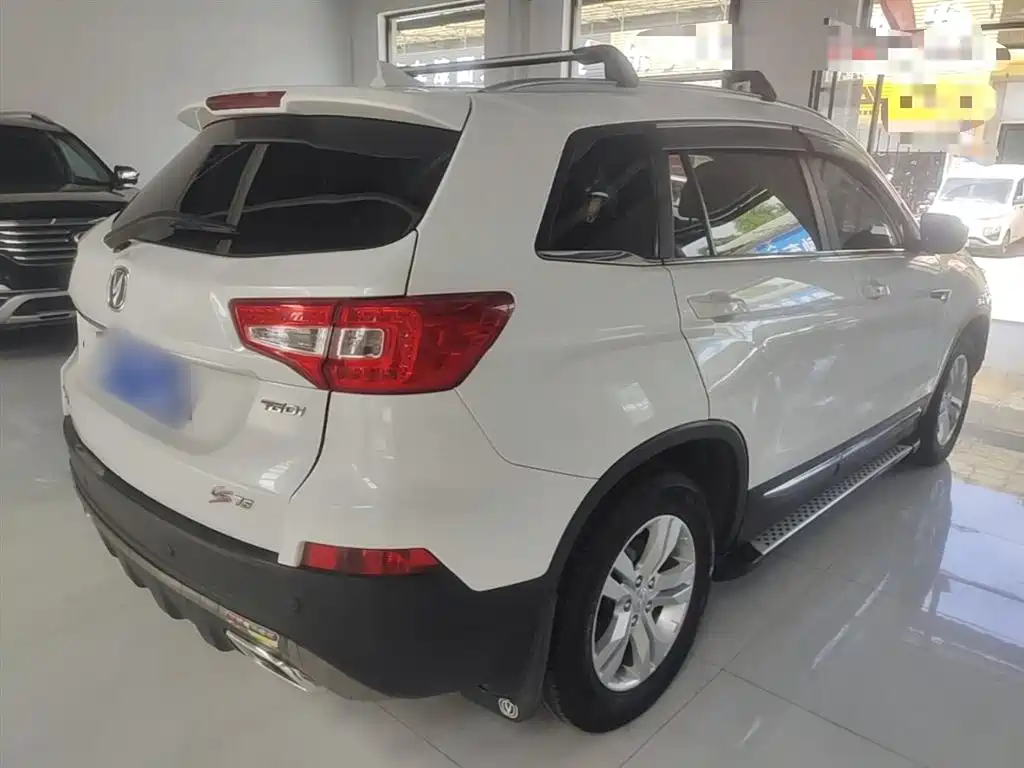 Фото 7 - Changan CS75