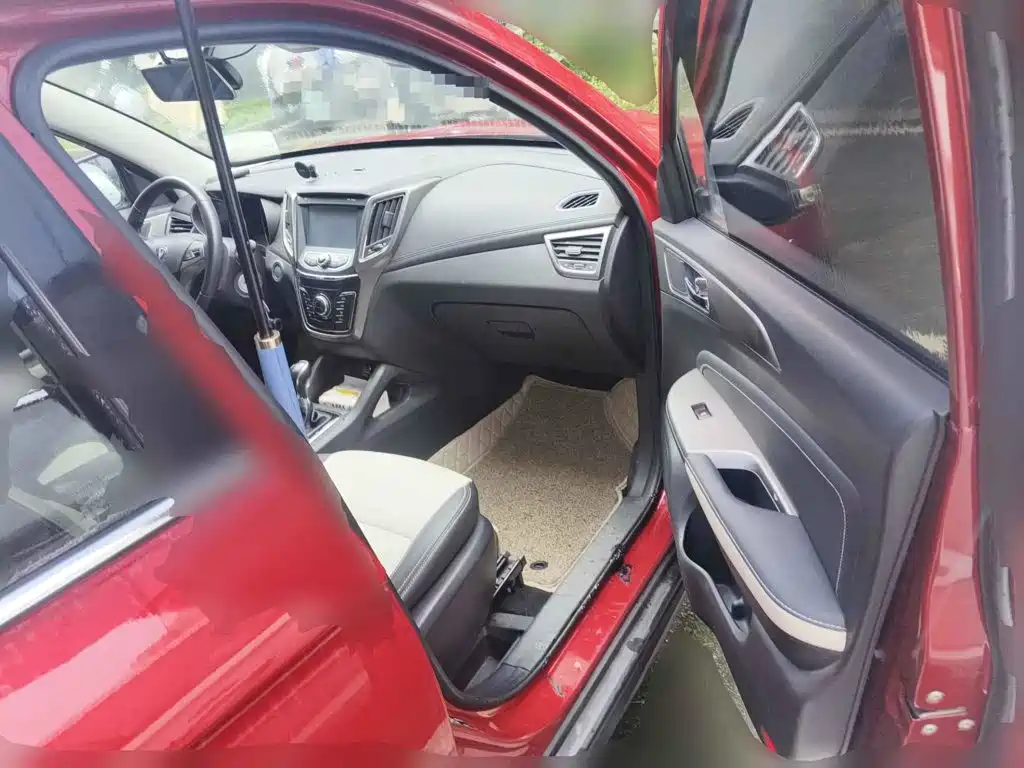 Photo 13 - Changan CS35