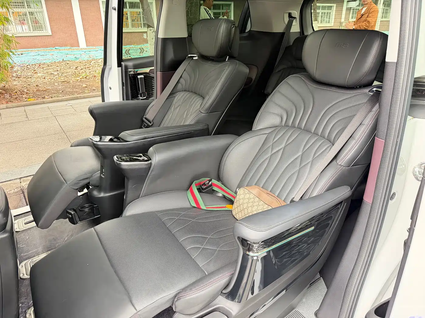 GAC Trumpchi Trumpchi M8 2023 Master Series 390T Flagship Edition фото 13