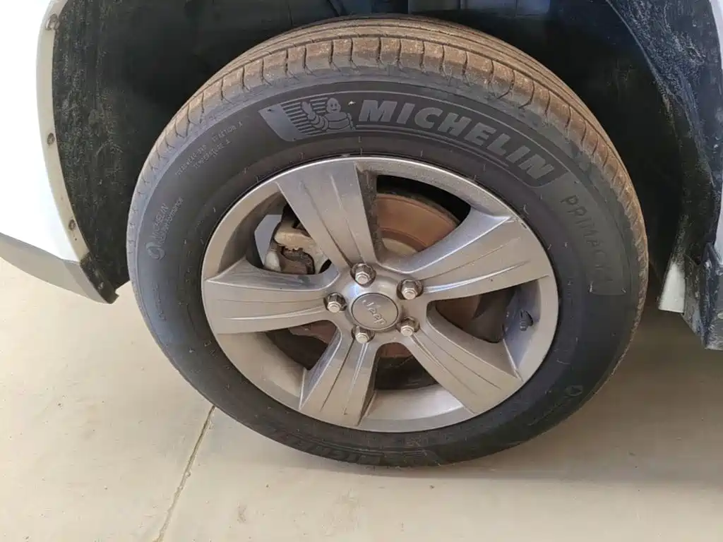Фото 23 - Jeep Compass (Import)