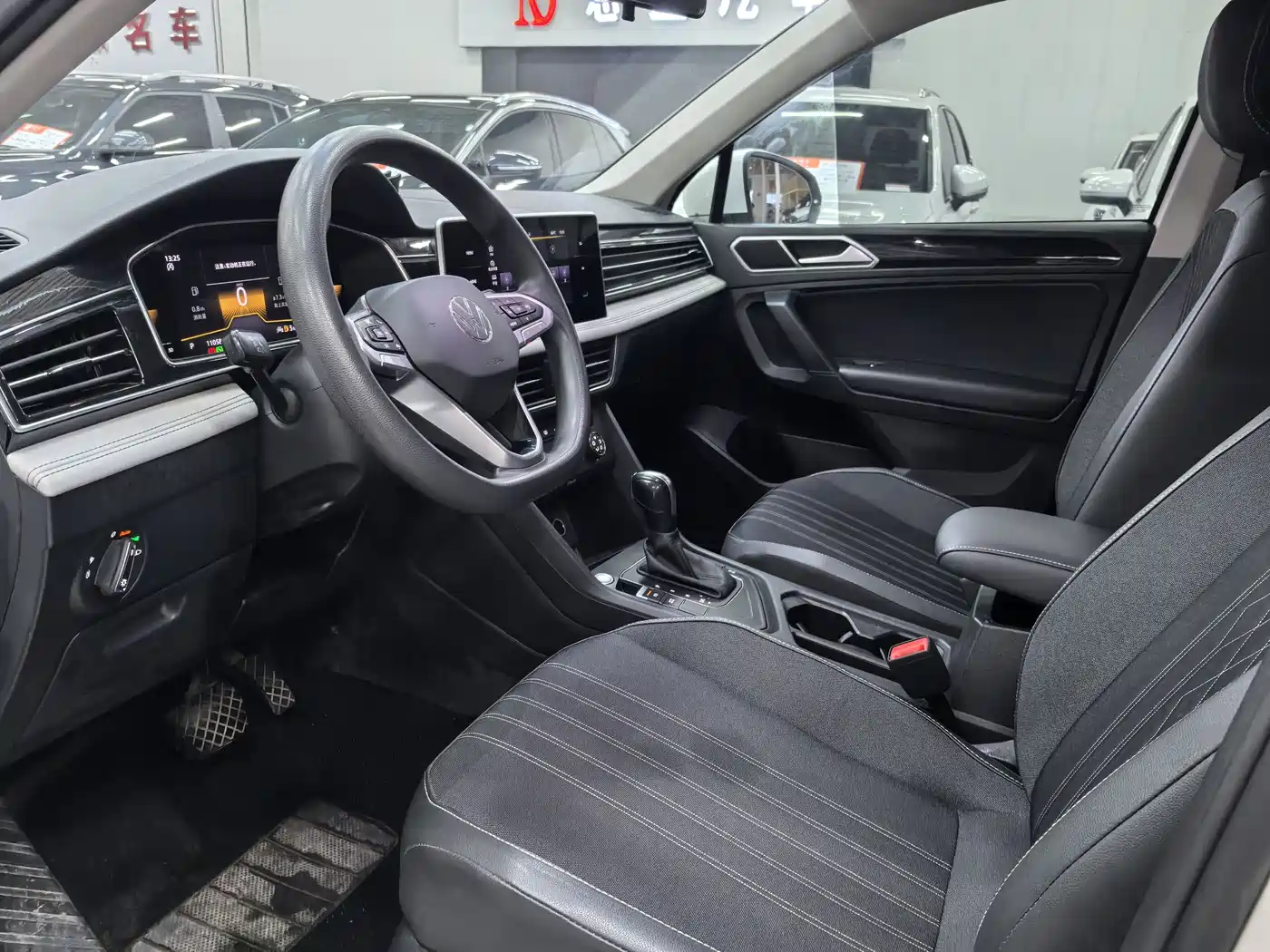 Volkswagen Tiguan L 2022 330TSI Automatic 2WD Comfort Edition фото 5