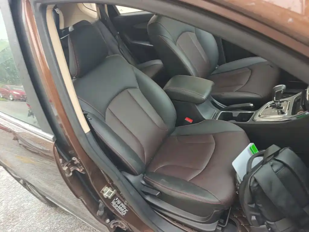 Baojun 560 2016 2016 1.8L iAMT Luxury