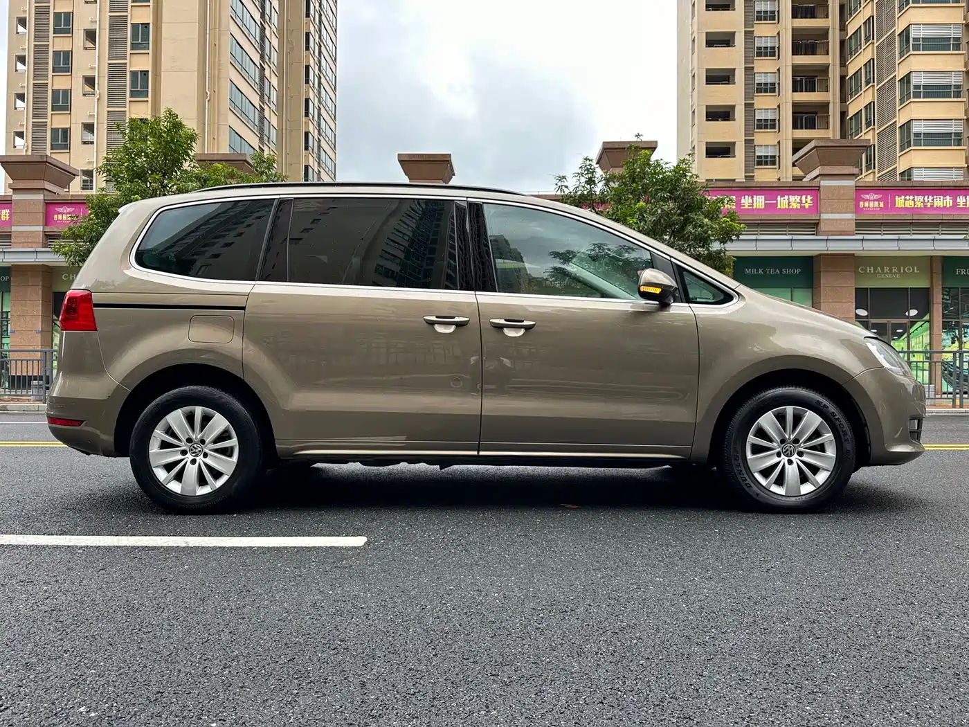 Volkswagen Sharan 2015 1.8TSI Comfort фото 8