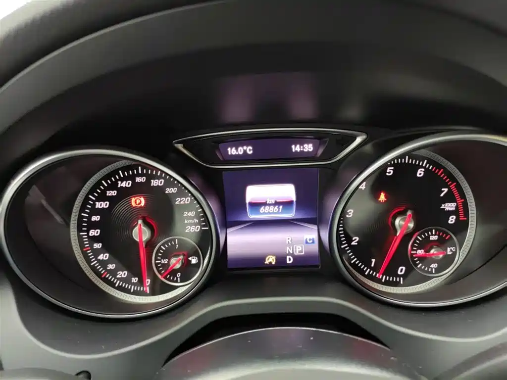 Mercedes-Benz GLA 2017 GLA 200 Dynamic фото 9