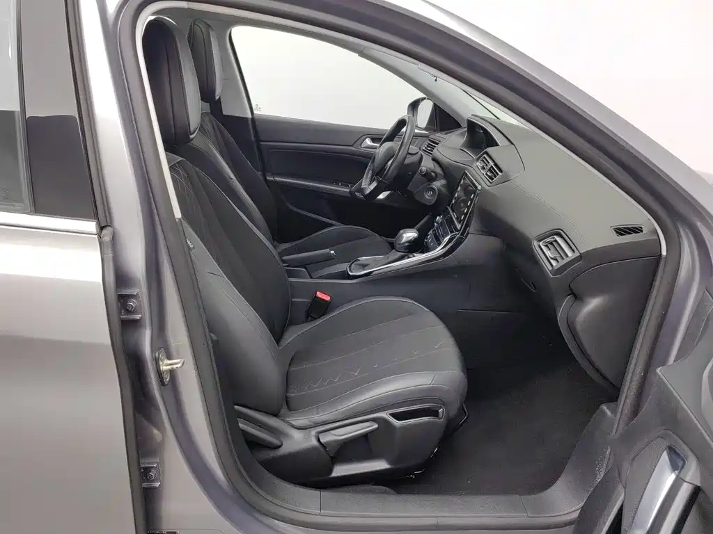Фото 23 - Peugeot 308