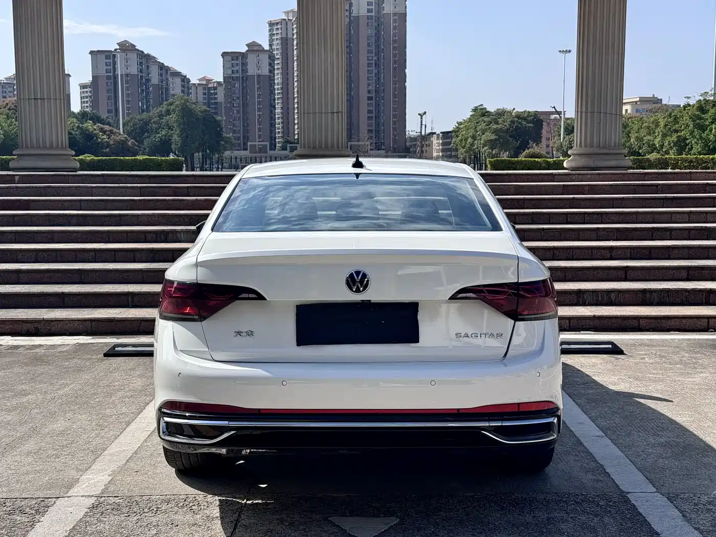 Volkswagen Sagitar 2023 300TSI DSG Excellence Edition фото 11